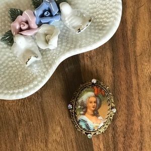 Marie Antoinette cameo brooch | let them eat cake!